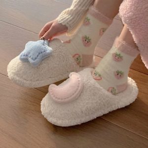 Chic 3D Star Moon Decor Plush Slippers - Modakawa Modakawa