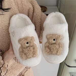 Lovely Cartoon Bear Letter V Plush Slippers - Modakawa Modakawa